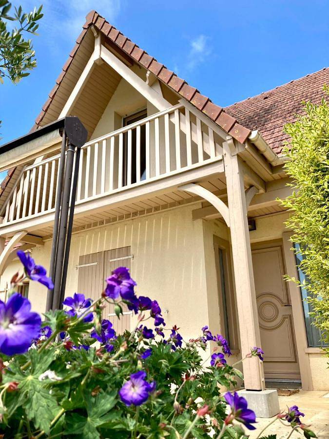 Location de vacances pour 12 personnes, avec vue et jardin, adapté aux familles à Formigny - 3