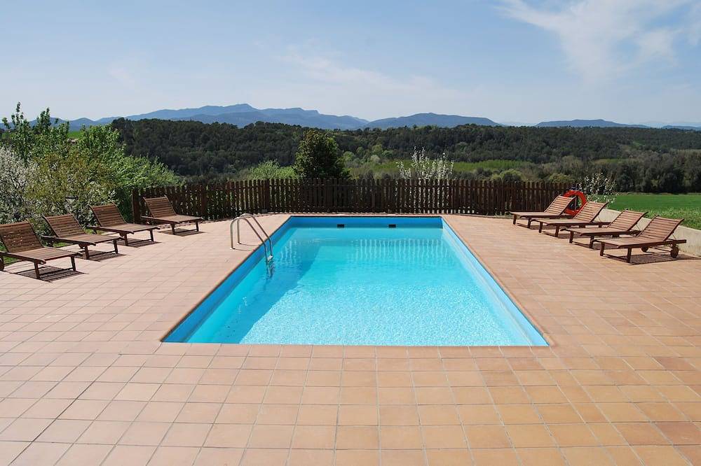 Very well located house with rustic charm for 4 people (near Girona, Costa Brava in Vilamarí, Vilademuls