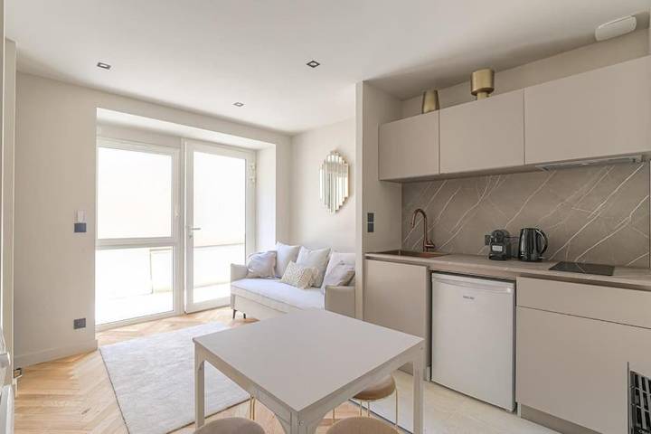 Gîte pour 2 personnes à Saint-Didier-au-Mont-d'Or - 4