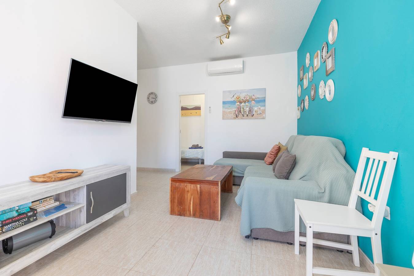 Appartamento intero, Casa vacanze Casa Eri vicino alla spiaggia con piscina, terrazza e Wi-Fi in Corralejo, La Oliva