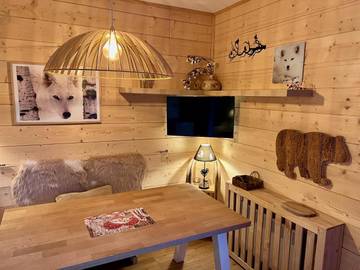 Gîte pour 4 personnes, avec vue et balcon à Montclar