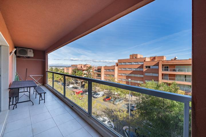 Apartamento entero, Apartamento 'Paraíso Da Rocha' con vistas a la montaña, Wi-Fi y aire acondicionado in Praia da Rocha, Portimão