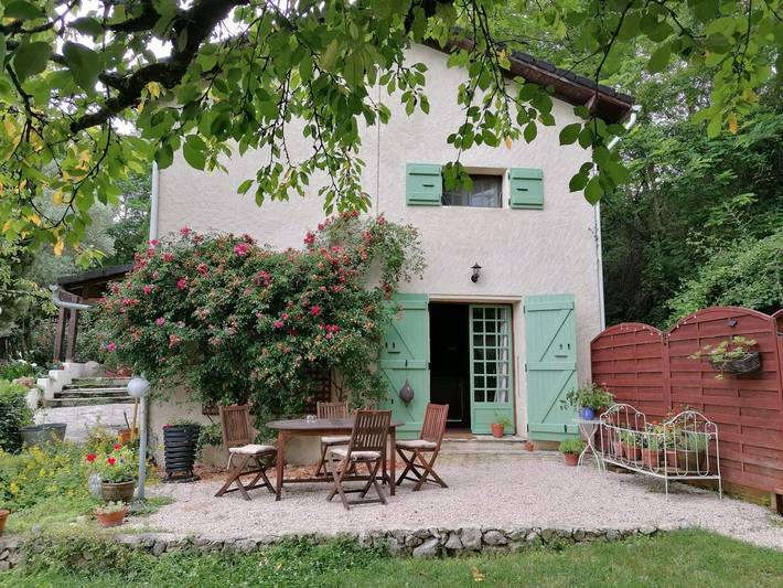 Gîte pour 4 personnes, avec terrasse et jardin, animaux acceptés à Sieuras