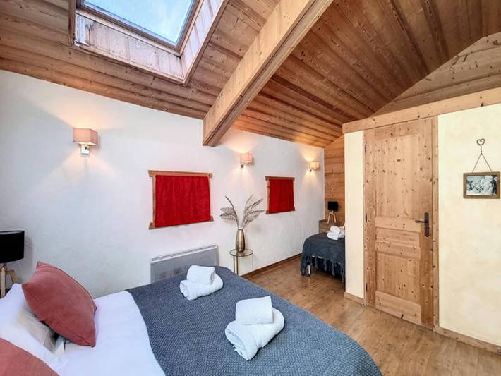Chalet pour 10 personnes, avec jardin ainsi que jacuzzi et sauna, adapté aux familles à Les Gets - 2