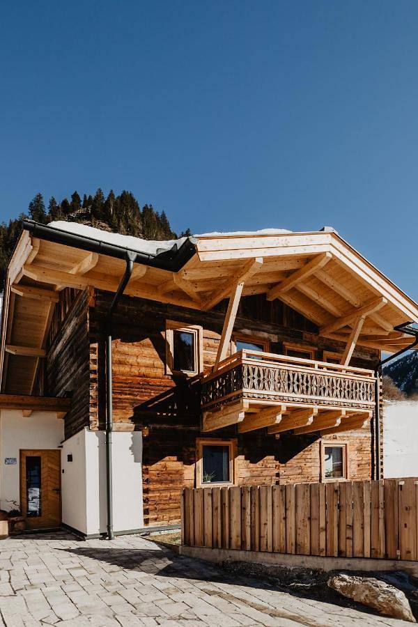 Ferienhaus für 6 Personen, mit Balkon und Terrasse sowie Garten und Sauna in Hüttschlag