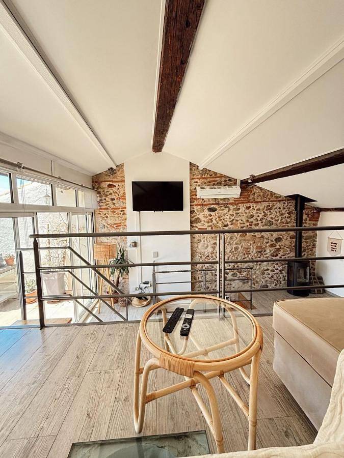 Location de vacances pour 6 personnes, avec terrasse, animaux acceptés à Pollestres