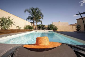 Location de vacances pour 8 personnes, avec jardin à Mailhac