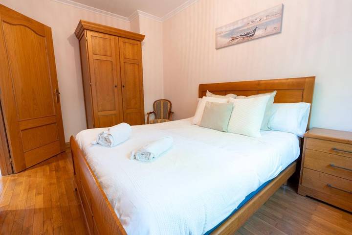 Location de vacances pour 8 personnes, avec vue ainsi que jardin et balcon à Zumaia - 4