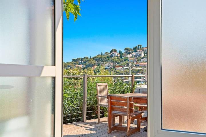 Gîte pour 7 personnes, avec terrasse dans Port des Oursinières - 4