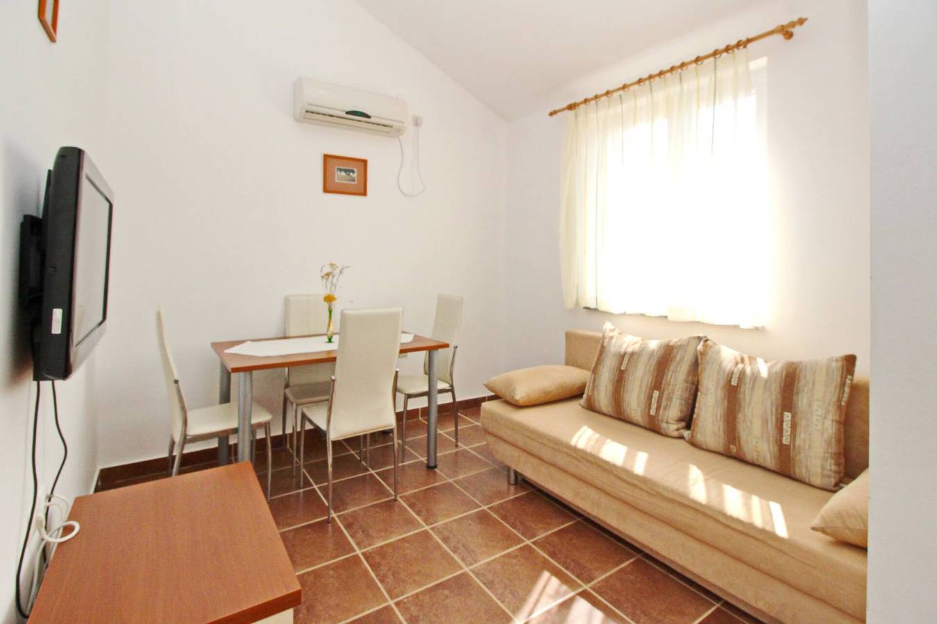 Apartamento entero, Apartment Bebek - with Balcony and Parking in Baska, Krk (isla)