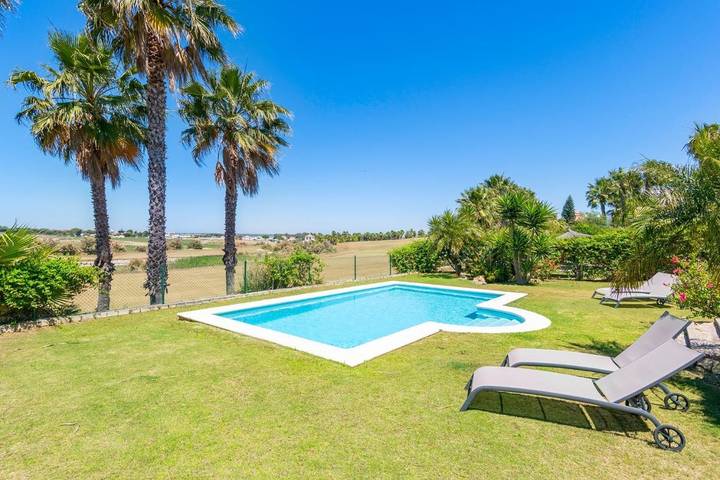 Chalet para 7 personas, con jardín además de piscina y jacuzzi en Costa Noroeste - 2