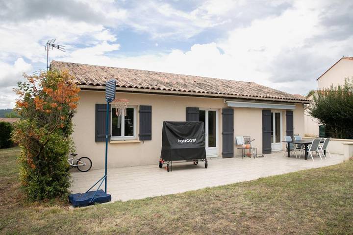 Location de vacances pour 8 personnes, avec jardin et piscine dans Boulazac Isle Manoire - 3