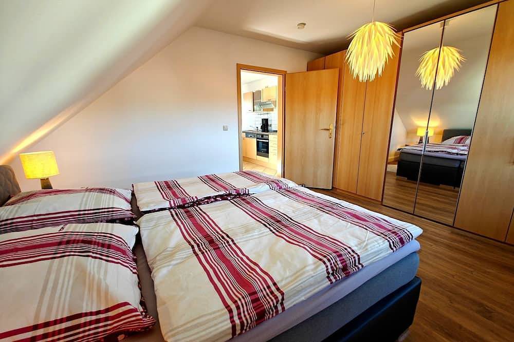 Ganze Wohnung, Ferienwohnung 2 - Ferienhaus Renz - Achterwasserblick in Neppermin in Neppermin, Benz