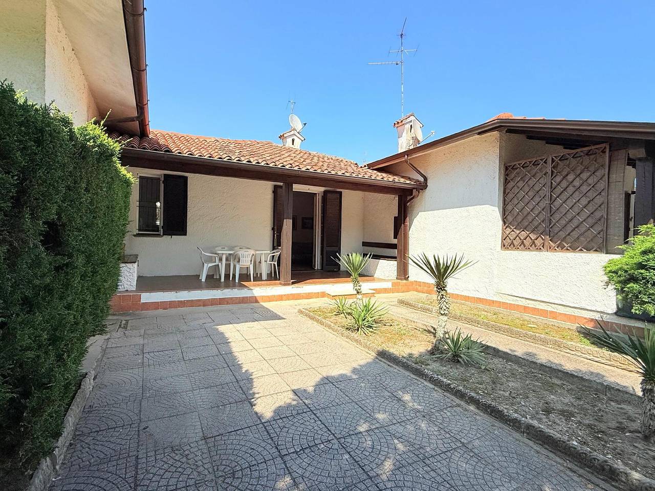 Green house on the ground floor, 2 gardens in Province de Ferrare