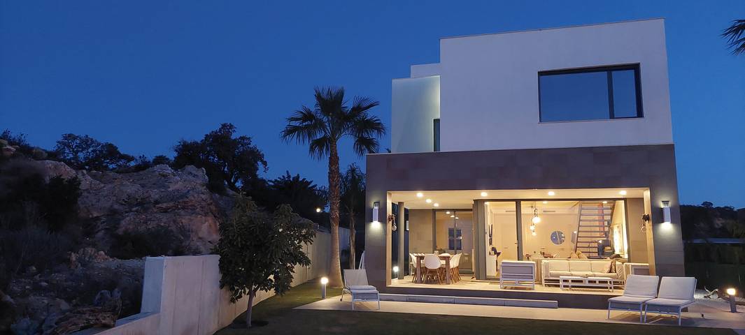 Chalet para 8 personas, con Terraza además de Jardín y Piscina en Costa del Sol Occidental - 4