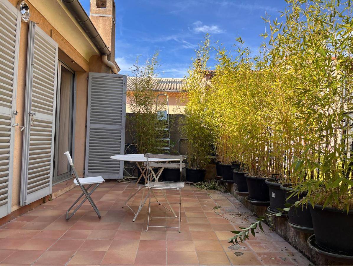 Twin Room with Shared Bathroom in Aix-en-Provence, Côte méditerranéenne (France)