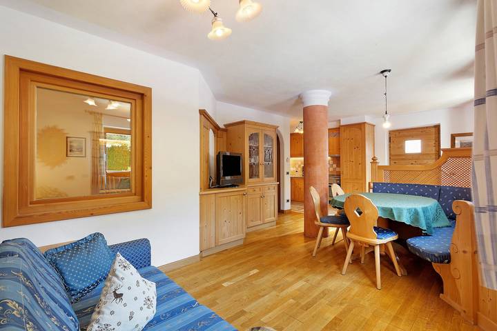 Ferienwohnung für 4 Personen, mit Garten in Wengen (Italien)