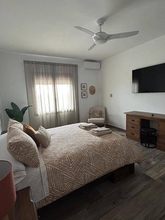 Casa rural para 7 personas, con jardín y terraza además de piscina y vistas, Se admiten mascotas en Las Valeras - 2