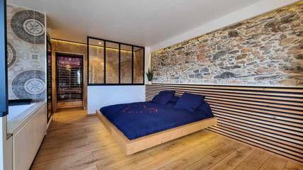 Gîte pour 2 personnes, avec jardin ainsi que sauna et jacuzzi dans l' Aude
