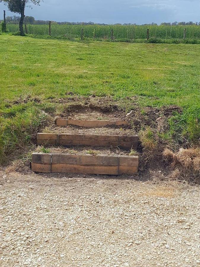 Location de vacances pour 5 personnes, avec jardin ainsi que piscine et vue, adapté aux familles à Orbigny - 3