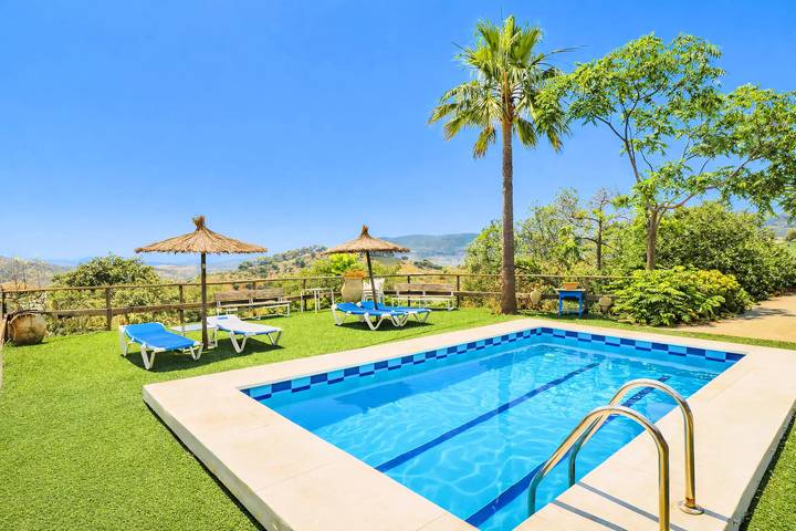 Casa de vacaciones para 4 personas, con jardín en Ardales