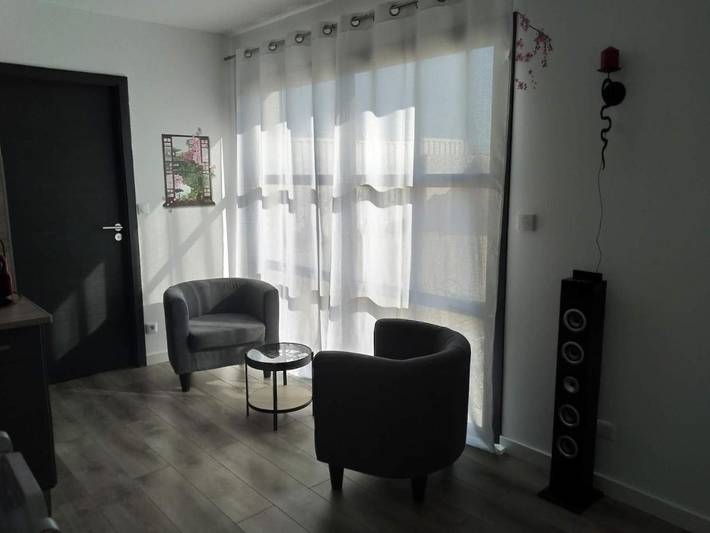 Gîte pour 2 personnes, avec Balcon et Jacuzzi ainsi que Terrasse et Jardin à Lagarde-Paréol - 3