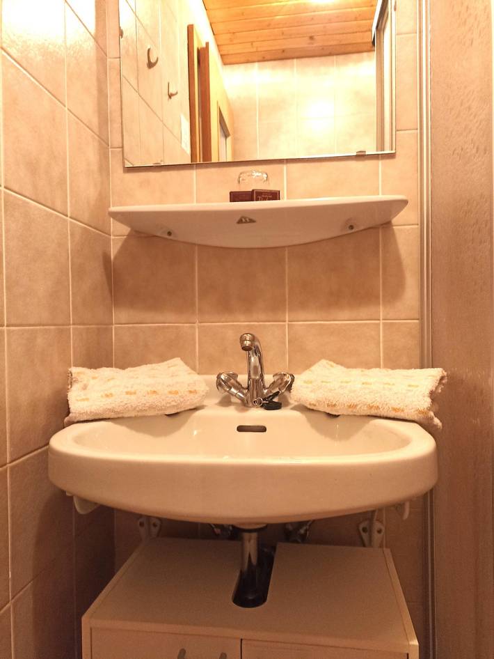 Dreibettzimmer mit Du/Wc in Spittal an der Drau, Bezirk Spittal an der Drau