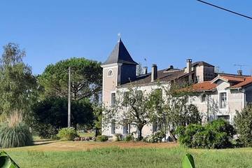 Gîte pour 10 personnes, avec terrasse et jardin, animaux acceptés dans Couladère