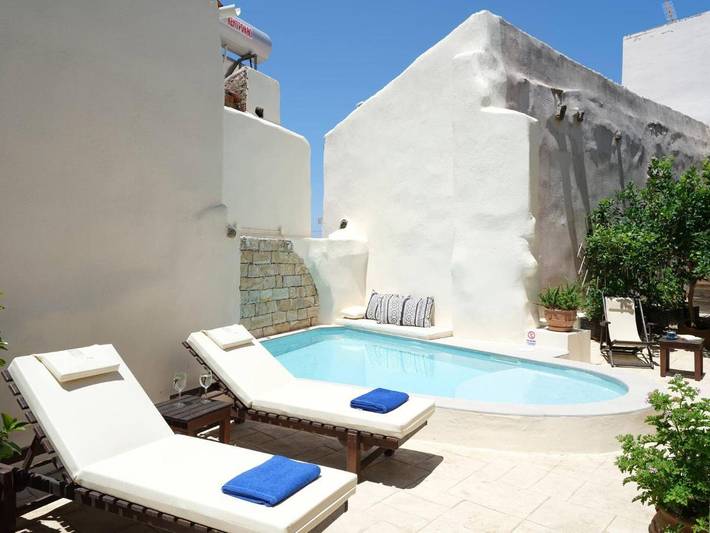 Ferienwohnung für 4 Personen, mit Terrasse und Garten sowie Pool und Ausblick