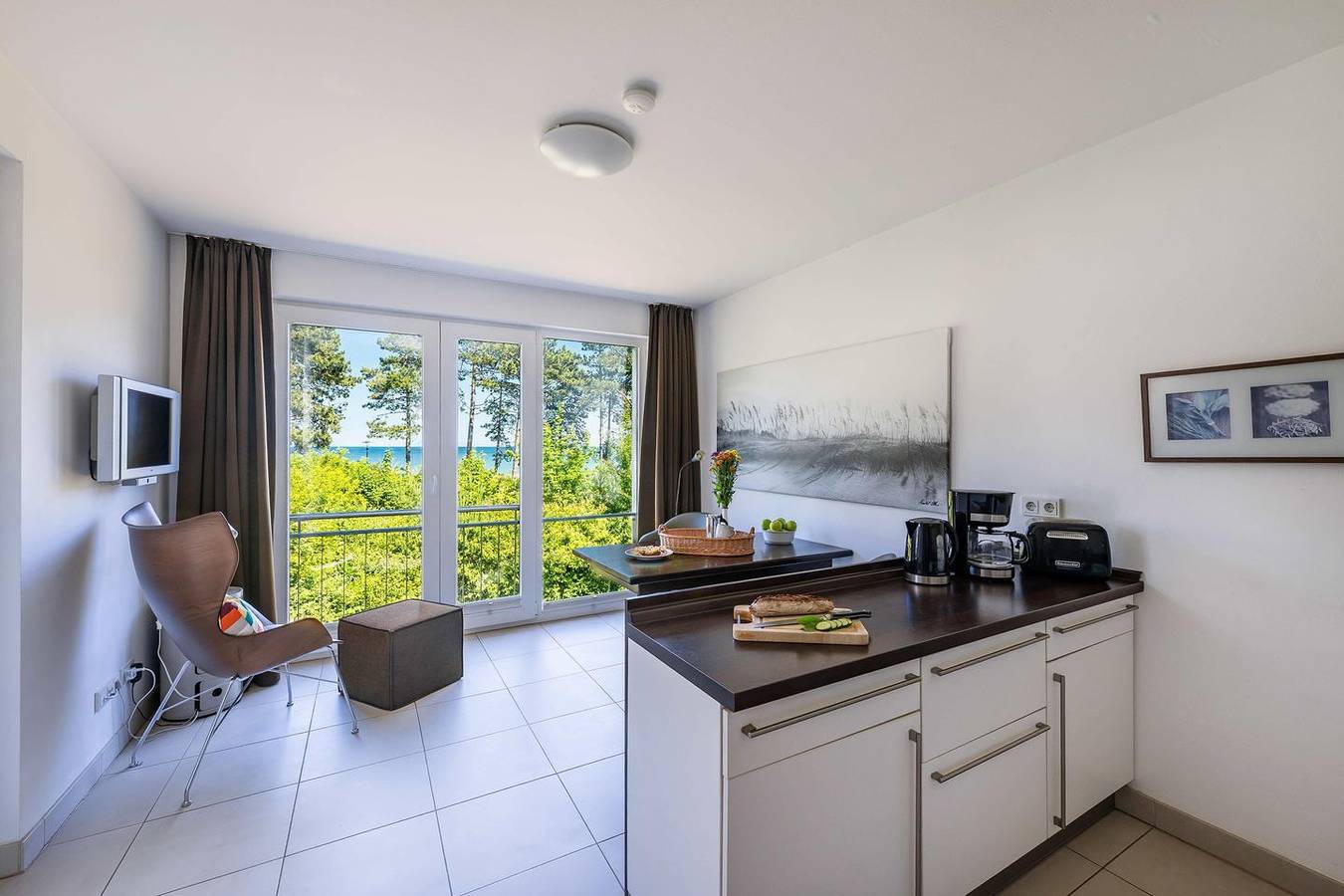 Ganze Wohnung, Stilvolle Ferienwohnung mit traumhaften Ostseeblick in Strandkörbe, Breege