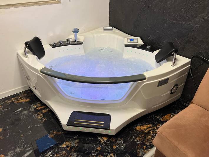 Cottage pour 2 personnes, avec jardin et jacuzzi