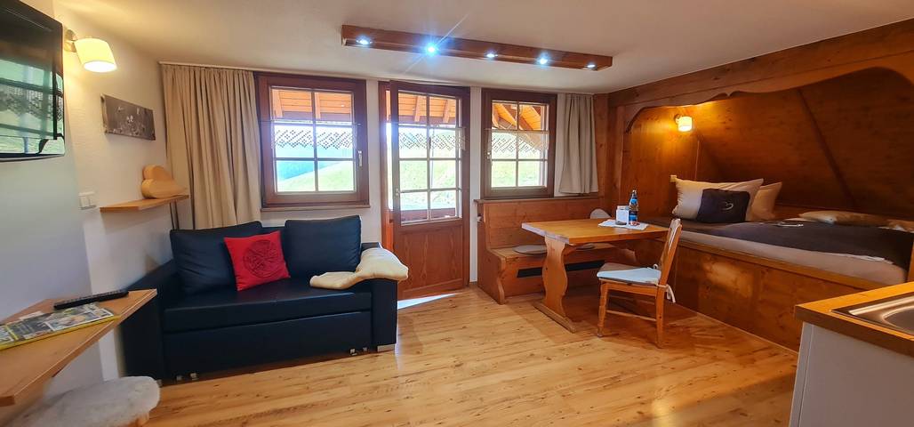 Ferienwohnung für 2 Personen, mit Balkon und Terrasse sowie Garten und Ausblick in Fröhnd
