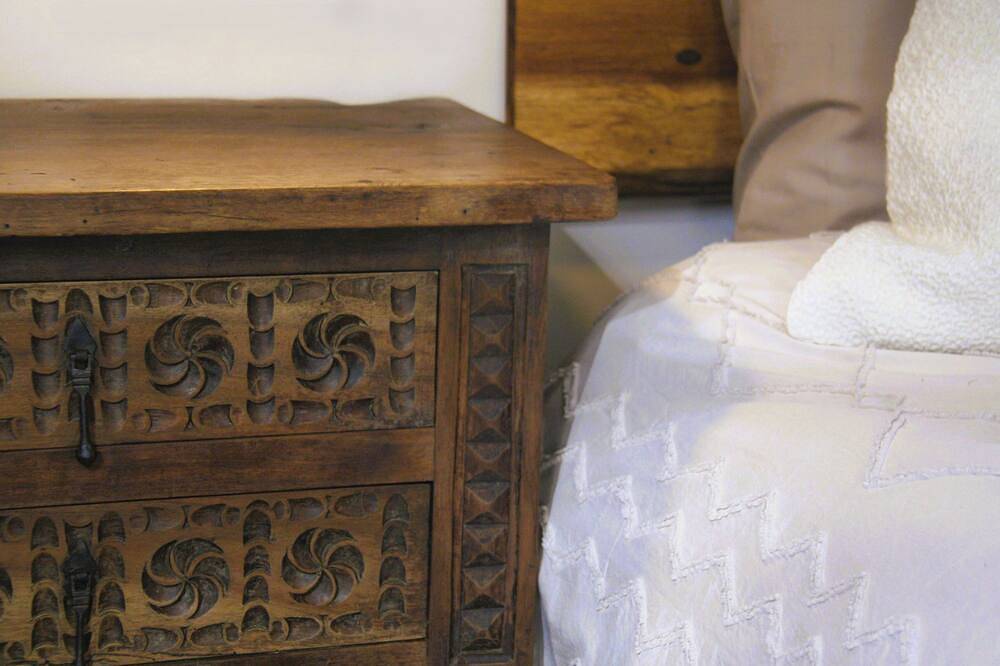 Private sea-view guest house, 2 bedrooms near Barcelona on a private estate in Supermaresme, San Andrés de Llavaneras