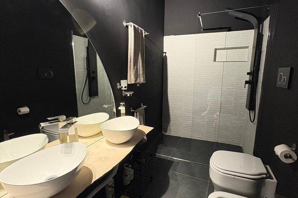 Entire apartment, Unique luxury apartments 111 in Faenza, Ravenna Province