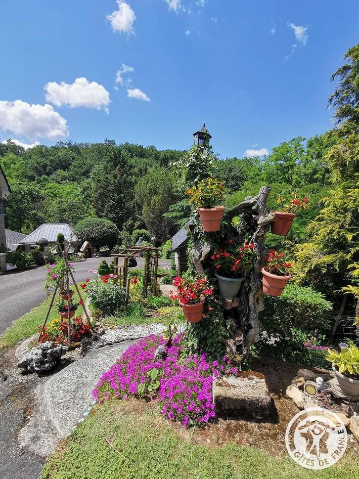 Encantadora casa rural a 2 km de Chasteaux con aparcamiento y jardín in Lissac-sur-Couze, Brive-la-Gaillarde region