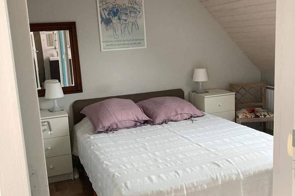 Charming house near beaches with garden, 4 bedrooms in Locmaria, Côte des Mégalithes