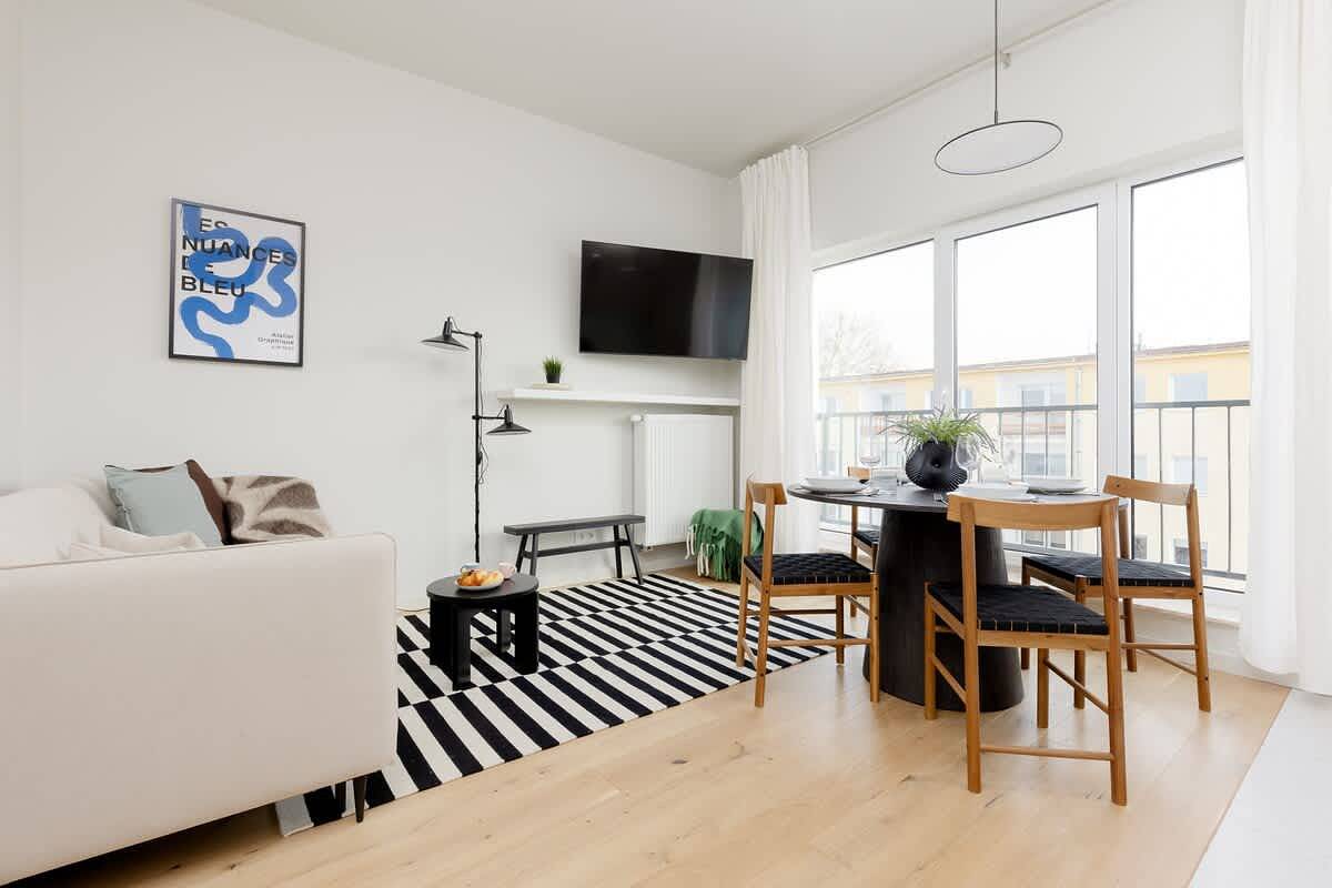 Apartamento entero, Żółkiewskiego 7 | Elegant Apartment | Balcony in Varsovia, Mazovia (región)
