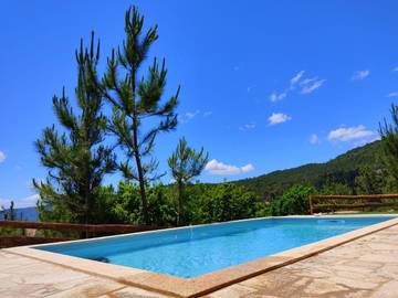 Gîte pour 2 personnes, avec piscine et jardin dans Gerês