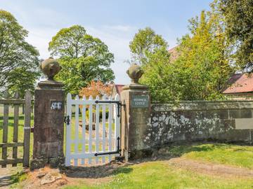 Holiday Home for 2 People in Northumberland, North East England, Photo 2