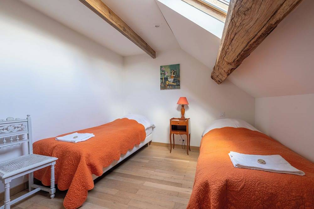 Maison avec beaucoup de charme, grand jardin et proche Disneyland in La Houssaye-en-Brie, Seine-et-Marne