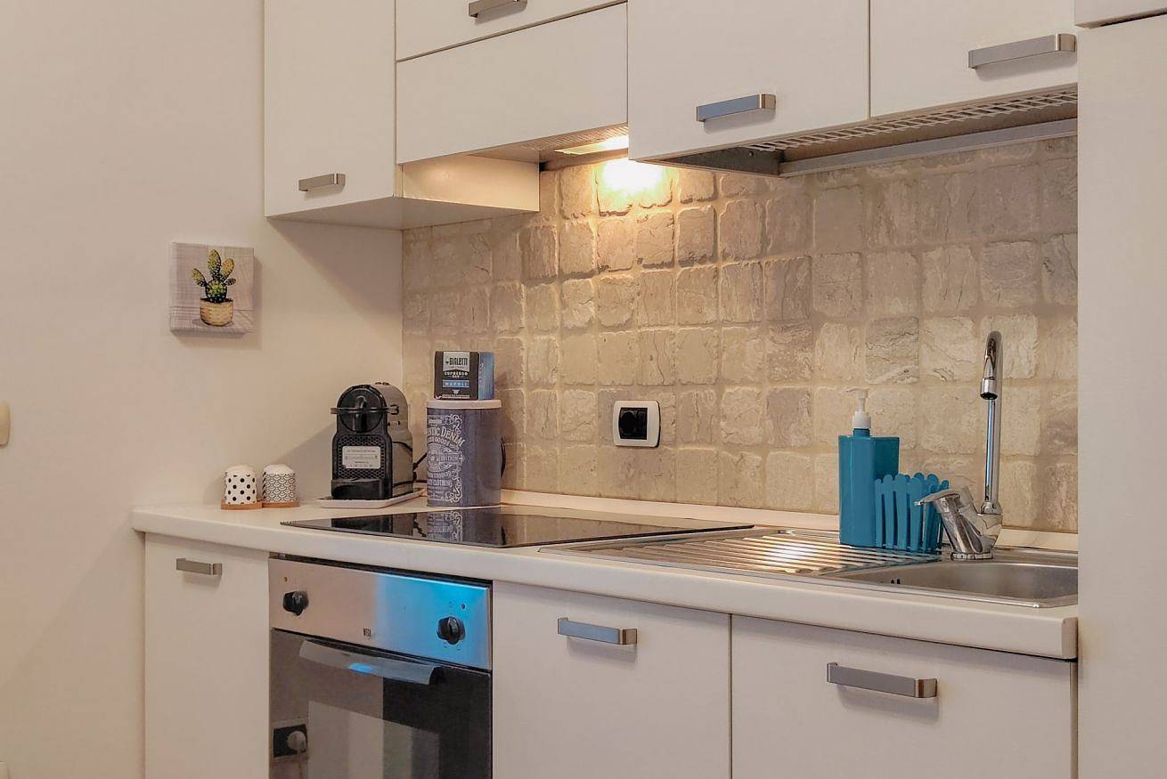 Ganze Wohnung, [Apartment] Welcome Just a Few Meters  in Civitanova Marche, Adriaküste Marken