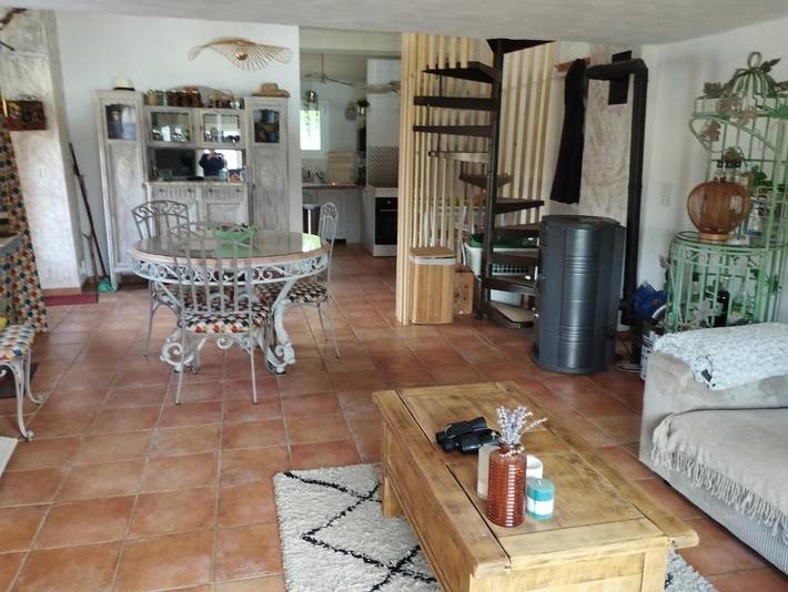 Gîte pour 3 personnes, avec terrasse ainsi que vue sur le lac et vue dans Lac de Castillon - 2