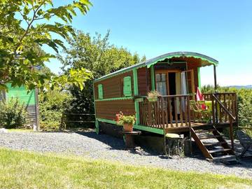 Maison de campagne pour 4 personnes, avec piscine ainsi que vue et jardin à Cublac