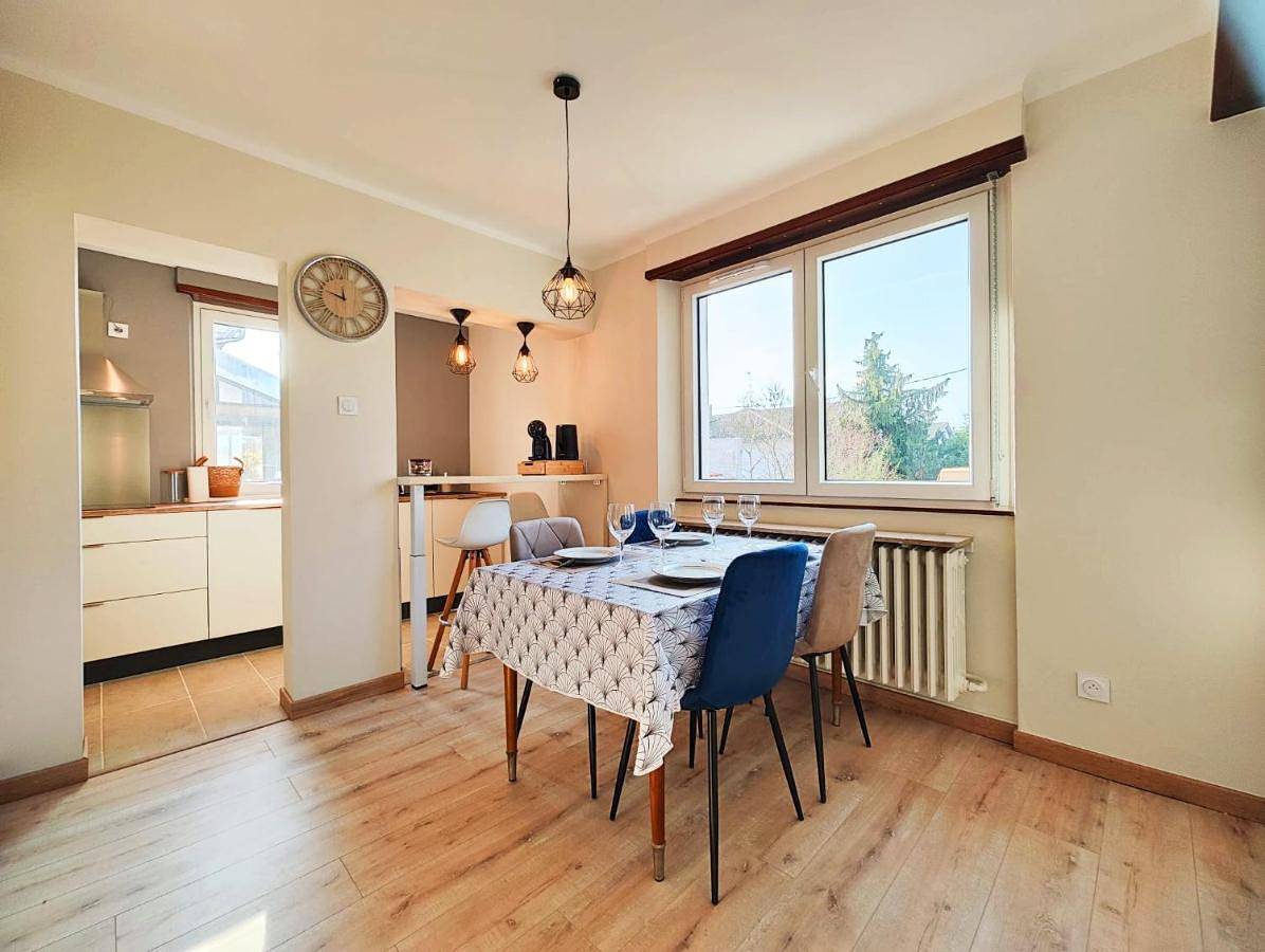Appartement entier, Le repère des amis - 4 pers - proche tram - parking gratuit - babyfoot in Lingolsheim, Région de Strasbourg