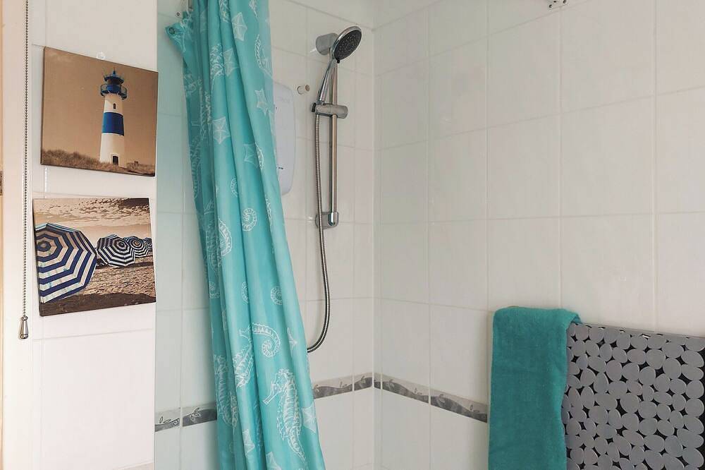 2 bedroom accommodation in Hemsby, near Great Yarmouth in Hemsby, Great Yarmouth