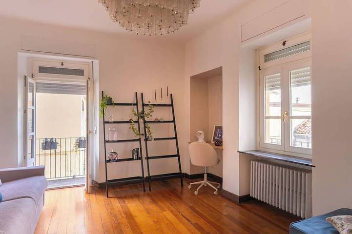 Ganze Wohnung, Beautiful spacious flat in the old town of Ivrea in Ivrea, Canavese