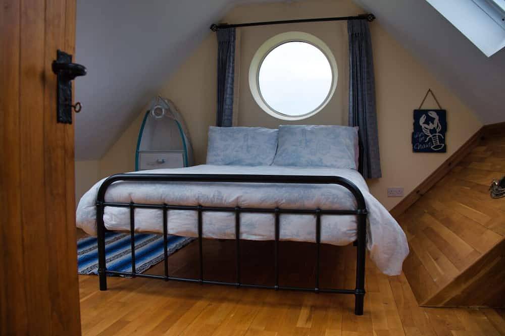 The boathouse: modern house by the sea in County Clare