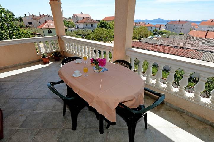Ferienwohnung für 3 Personen, mit Balkon/Terrasse in Zadar (Kommun)