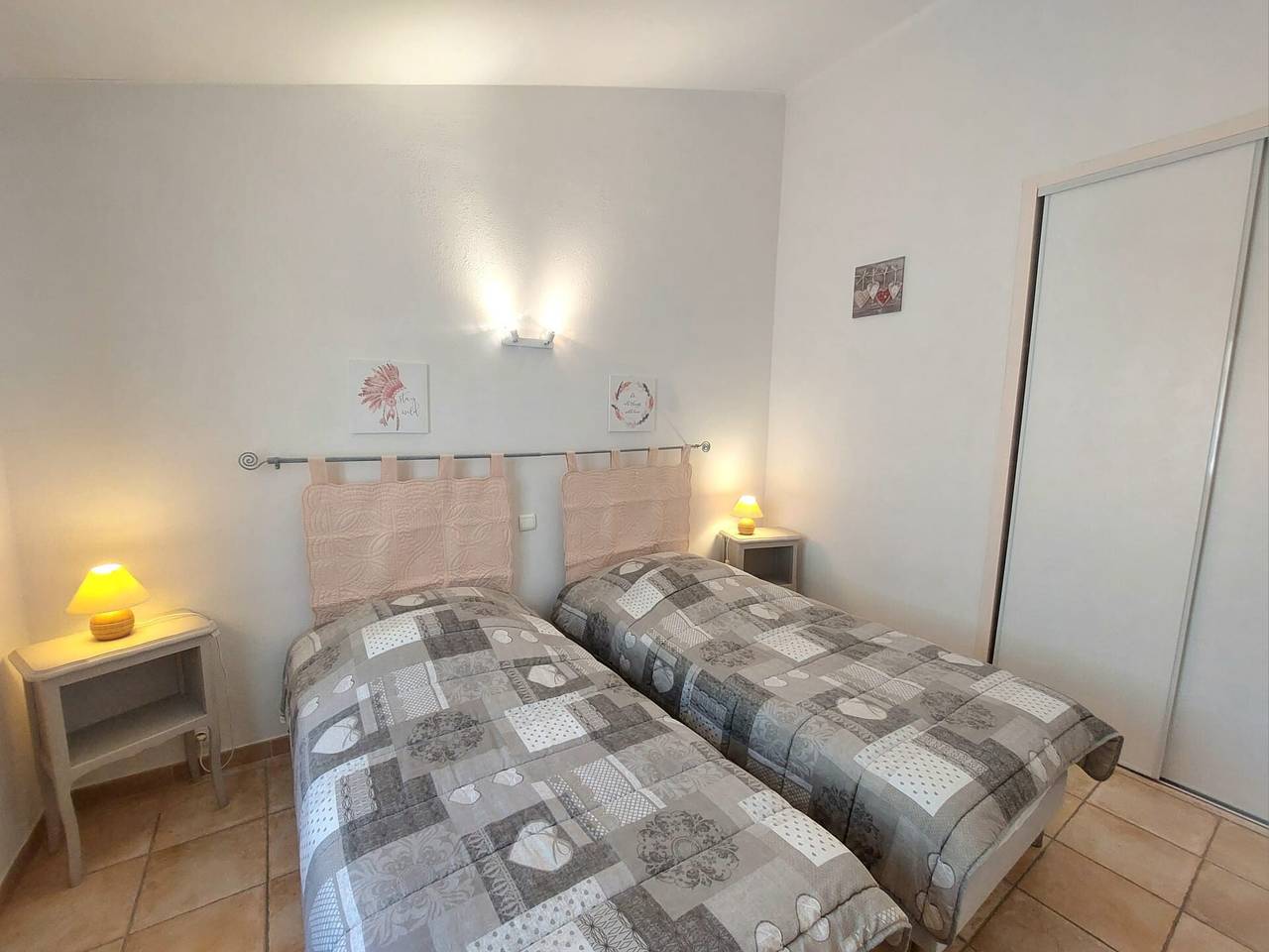 Gite Le Micocoulier La Fontinelle en Ardèche, cerca de Bessas, con piscina y vistas in Bessas, Ardèche