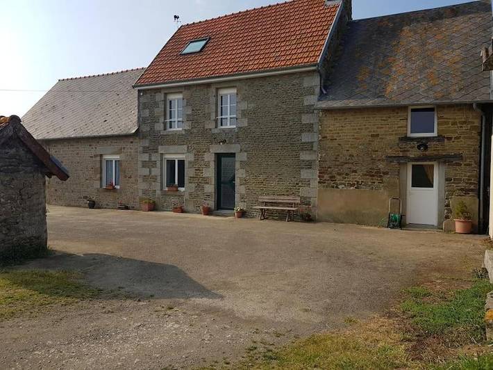 Location de vacances pour 14 personnes, avec jardin ainsi que vue et piscine à Céaux - 2